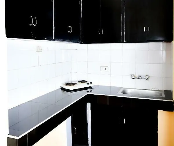 Casa Blanca アパートホテル マニラ市